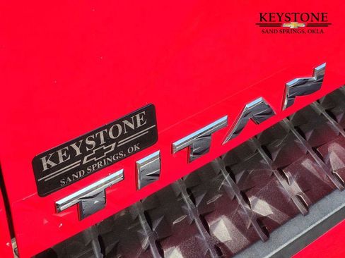 Used 2022 Nissan Titan SV w/ SV Utility Package image 12