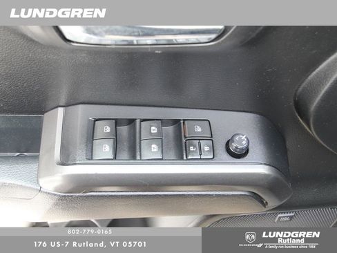 Used 2021 Toyota Tacoma TRD Off-Road image 12