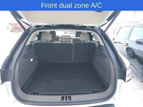 Used 2023 Lincoln Nautilus Reserve image 13