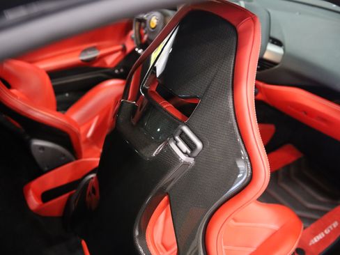 Used 2018 Ferrari 488 GTB RWD image 38