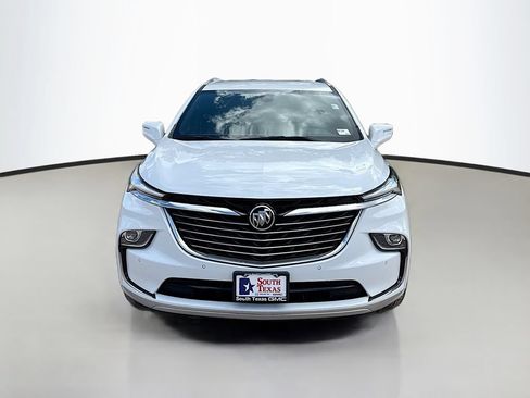 Used 2023 Buick Enclave Essence FWD image 2