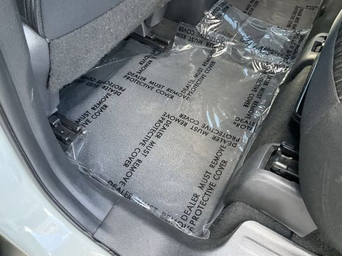 Used 2018 Nissan Rogue SV image 28