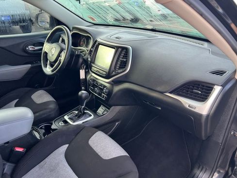 Used 2014 Jeep Cherokee Latitude image 23