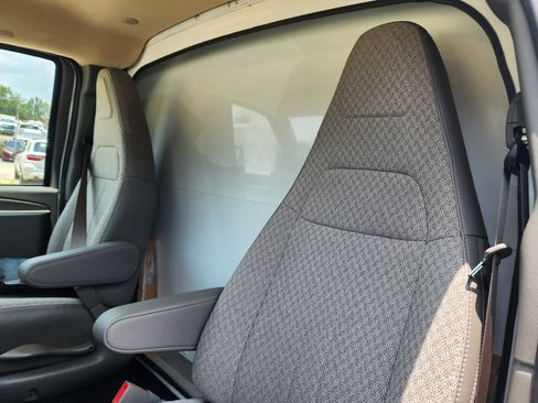 New 2024 Chevrolet Express 3500 w/ Power Convenience Package image 17