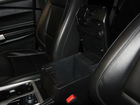 Used 2023 Ford Explorer XLT w/ Equipment Group 202A image 18