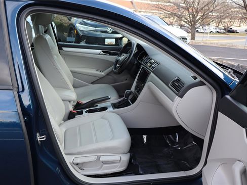 Used 2019 Volkswagen Passat 2.0T Wolfsburg image 27