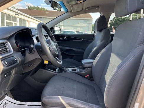 Used 2017 Kia Sorento L image 8