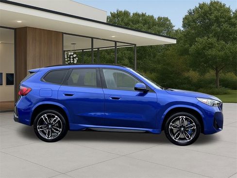 Used 2025 BMW X1 xDrive28i w/ Technology Package image 6