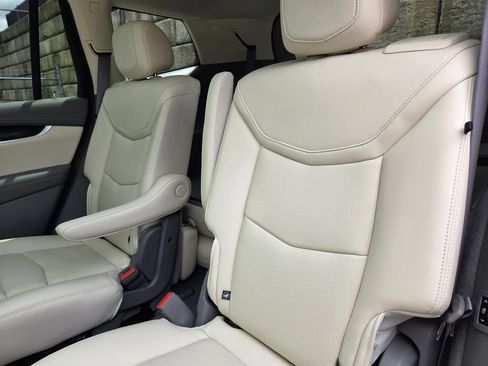 Used 2024 Cadillac XT6 Premium Luxury AWD/4WD image 35
