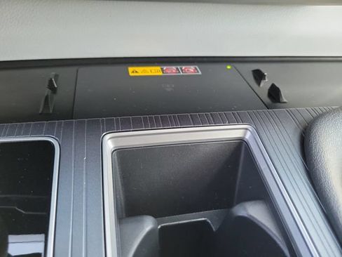 Used 2025 Toyota Sienna XLE w/ XLE Plus Package AWD/4WD image 25