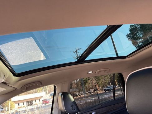 Used 2024 Volkswagen Atlas SEL Premium R-Line image 20