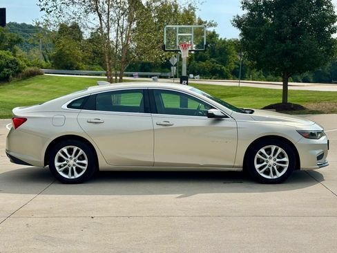 Used 2016 Chevrolet Malibu LT FWD image 4