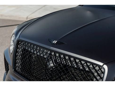 Used 2025 Bentley Bentayga image 22