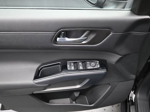 New 2026 Nissan Pathfinder SL FWD image 11