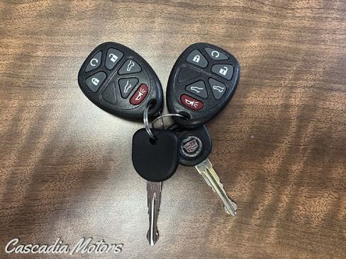 Used 2013 Cadillac Escalade Platinum image 2