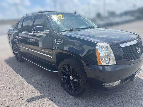 Used 2007 Cadillac Escalade EXT w/ Information Package AWD/4WD image 11