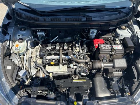 Used 2023 Nissan Kicks SR w/ Interior Electronics Package FWD image 17