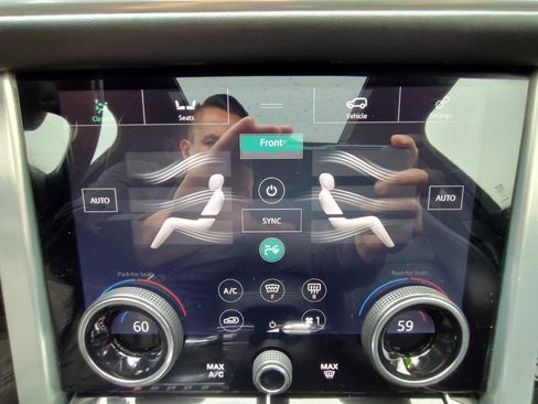 Used 2019 Land Rover Range Rover Supercharged AWD/4WD image 32