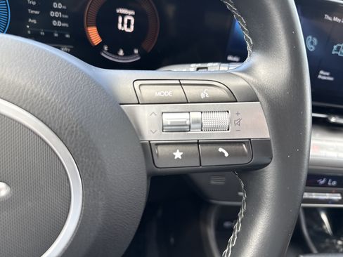 Used 2025 Hyundai Kona SEL AWD/4WD image 22