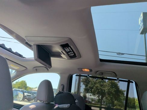 Used 2017 Honda Pilot Elite image 11