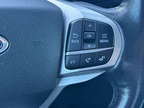 Used 2021 Ford Explorer XLT image 28