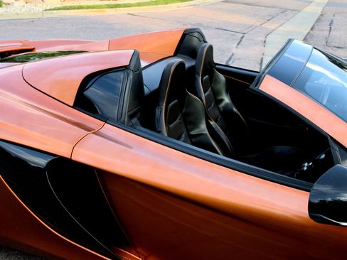 Used 2015 McLaren 650S Spider RWD image 13