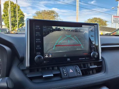 Used 2019 Toyota RAV4 XLE Premium image 11