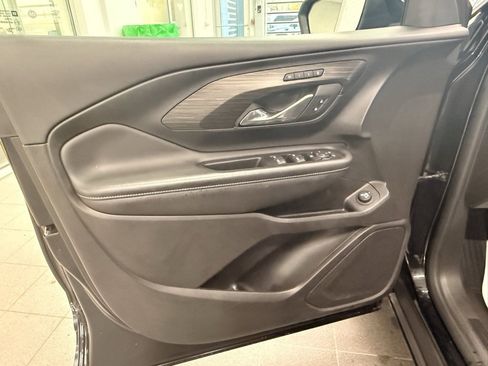 Used 2024 GMC Terrain SLT image 35