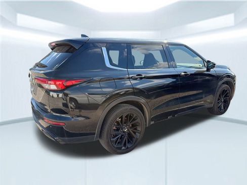 Used 2022 Mitsubishi Outlander SE image 13