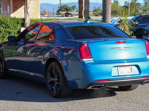 Used 2023 Chrysler 300 Touring w/ Sport Appearance Package image 6