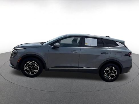 Used 2025 Kia Sportage LX image 9