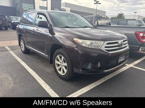 Used 2012 Toyota Highlander SE w/ Tow Pkg AWD/4WD image 3