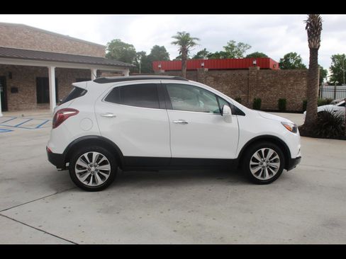 Used 2018 Buick Encore Preferred image 3