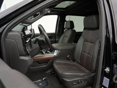 Used 2024 Chevrolet Silverado 3500 High Country w/ High Country Premium Package AWD/4WD image 12