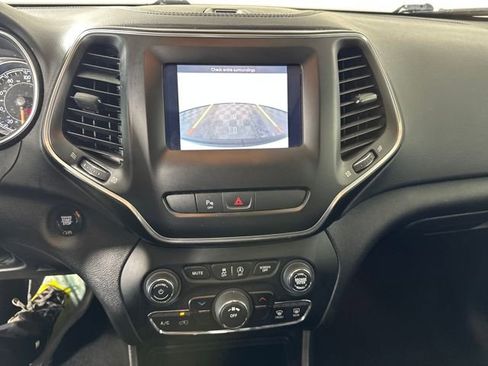 Used 2020 Jeep Cherokee Latitude Plus w/ Cold Weather Group image 22