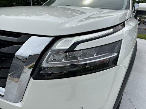 Used 2022 Nissan Pathfinder SL w/ SL Premium Package AWD/4WD image 6