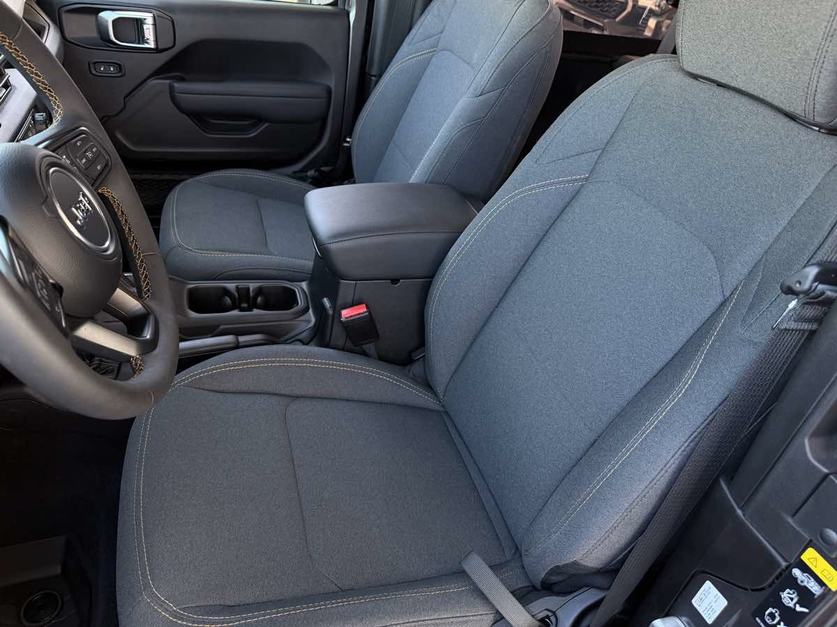 Used 2024 Jeep Wrangler Sport AWD/4WD image 18