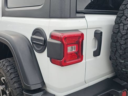 Used 2025 Jeep Wrangler Unlimited Rubicon AWD/4WD image 33