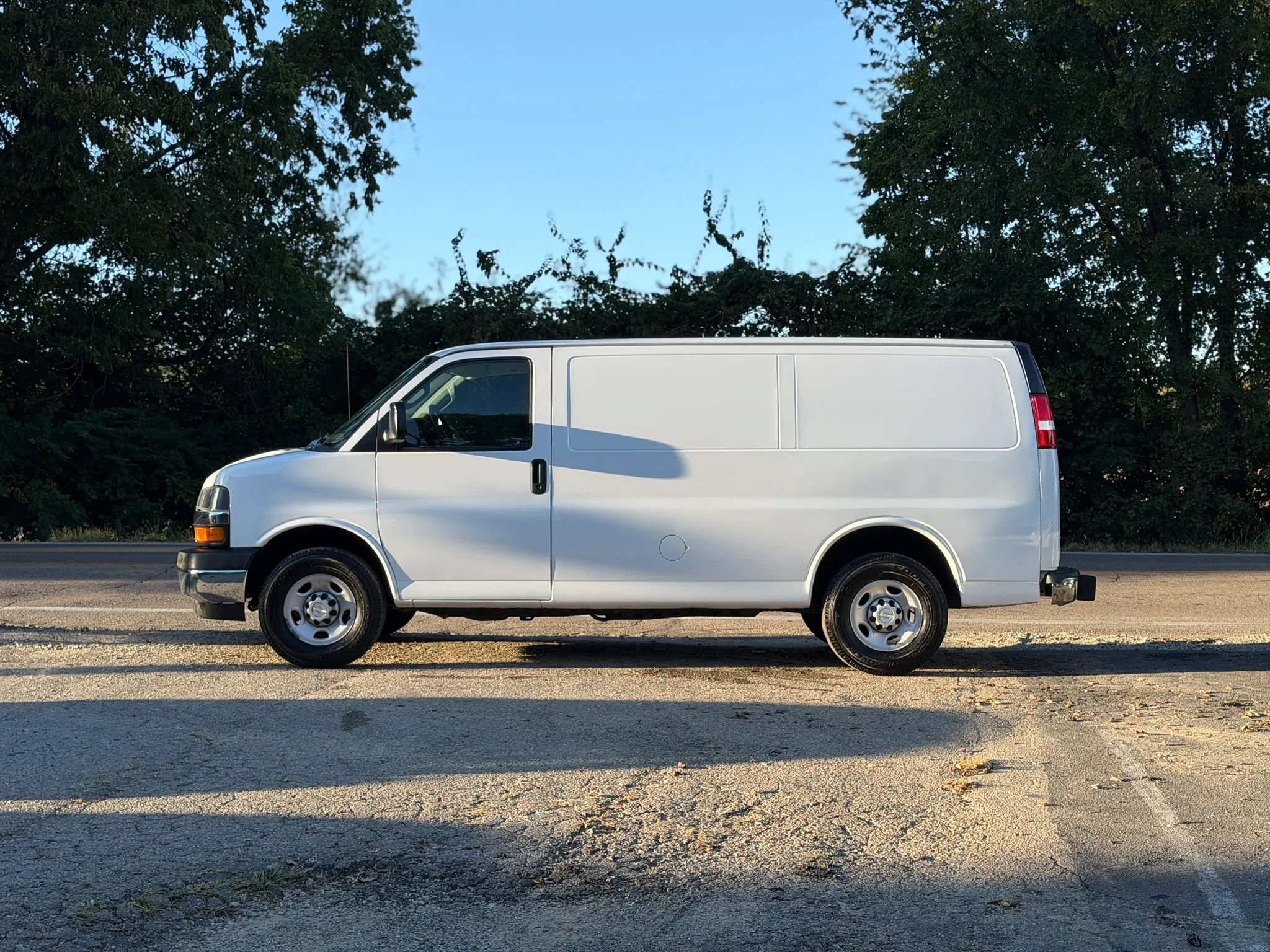 Used 2019 Chevrolet Express 2500 w/ Driver Convenience Package RWD image 5