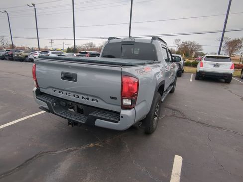 Used 2019 Toyota Tacoma TRD Off-Road w/ TRD Premium Off Road Package image 6