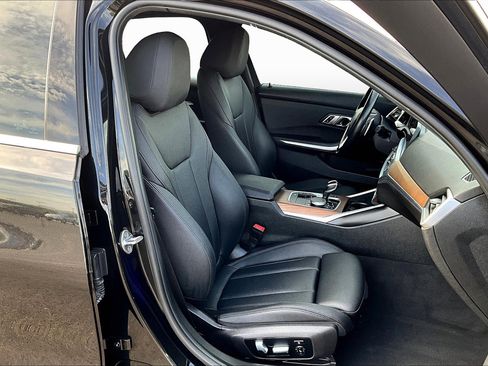 Used 2019 BMW 330i Sedan w/ Premium Package image 7