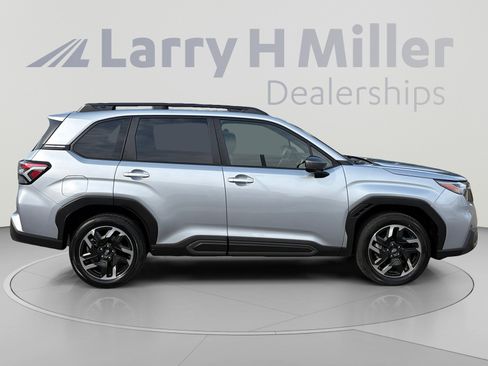 Used 2025 Subaru Forester Limited AWD/4WD image 6