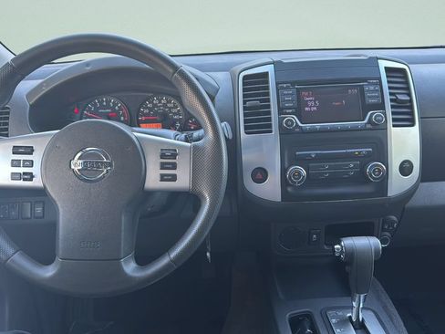 Used 2017 Nissan Frontier SV RWD image 11
