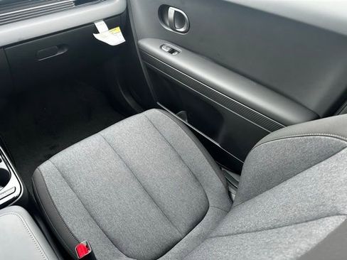 New 2025 Hyundai Ioniq 5 SE image 15