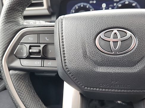 Used 2024 Toyota Tacoma TRD Sport image 18