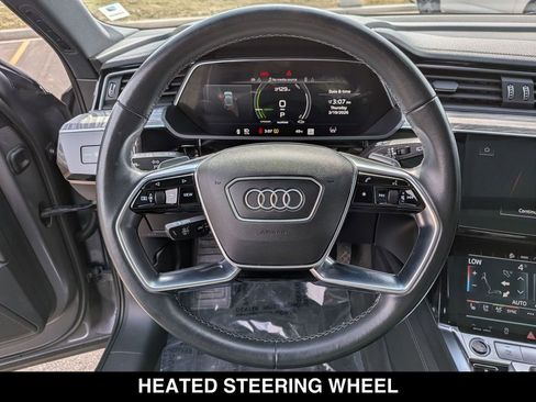 Used 2022 Audi e-tron Premium Plus w/ Premium Plus Package image 24