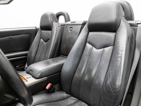 Used 2007 Cadillac XLR RWD image 20