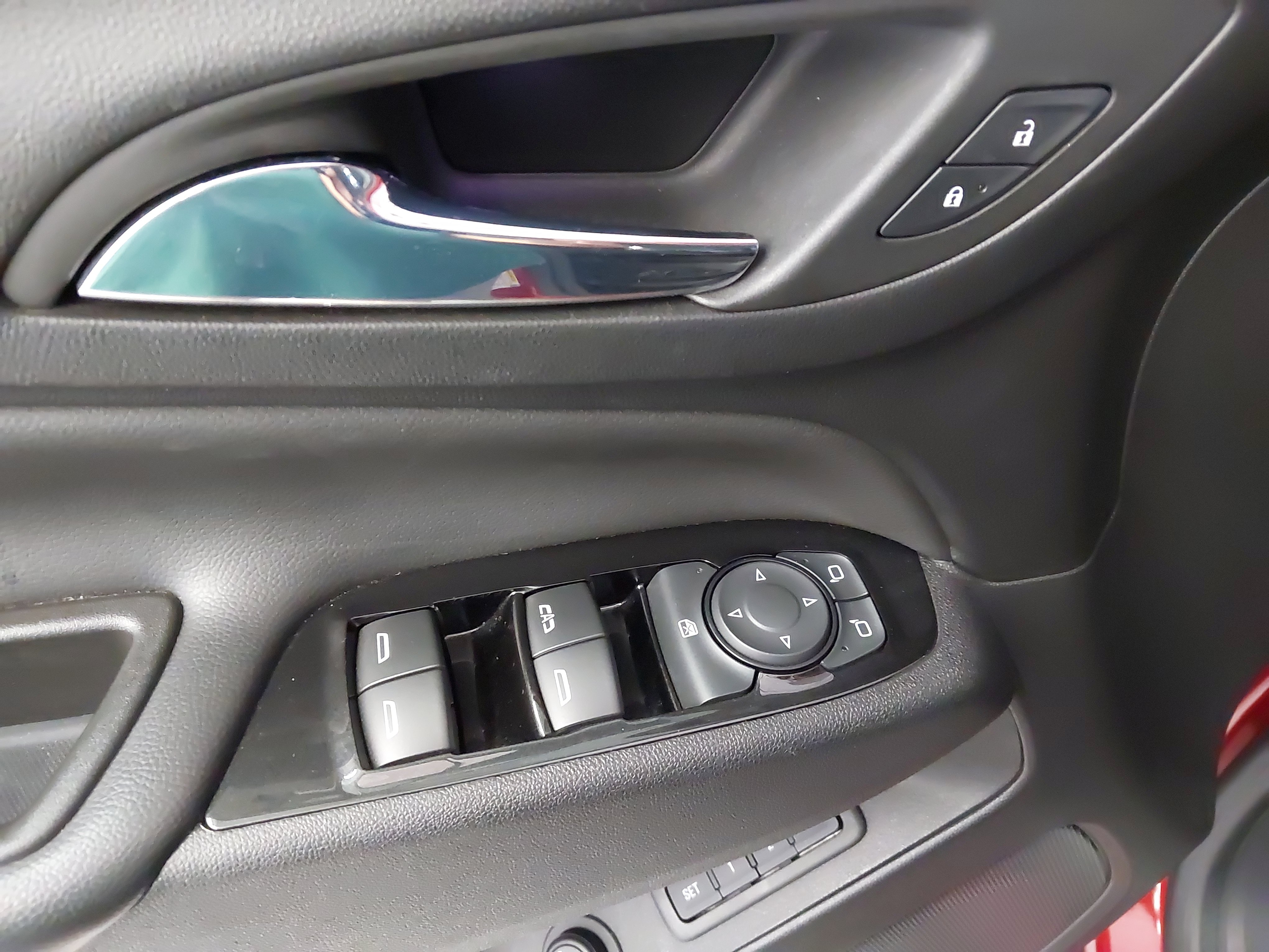 Used 2024 Chevrolet Equinox Premier AWD/4WD image 26