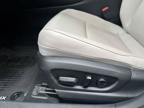 Used 2019 Lexus UX 250h 250h Base image 17