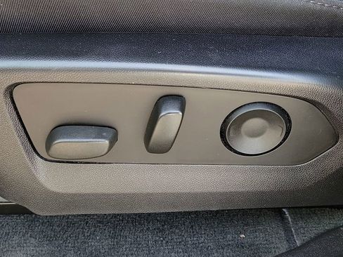 Used 2023 Chevrolet Colorado Trail Boss w/ Technology Package image 13